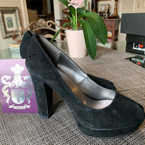 Fergie Black Suede Pumps. Size 9 - Picture 2 of 8